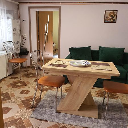 Carissa House Apartment Брашов Екстериор снимка